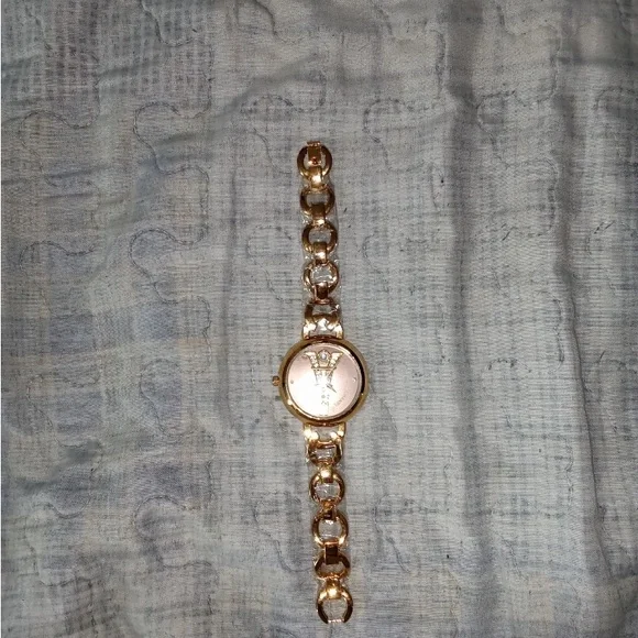 CHANEL Gold and Brown Luxury Watches - Picture 3 of 3